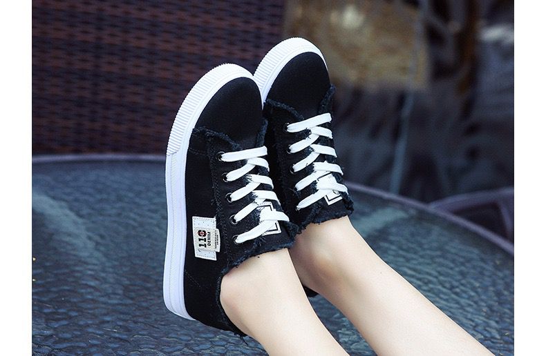 110 Denim Casual Sneakers