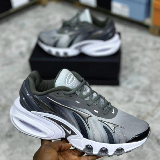Nike Air Max Dn Sneakers