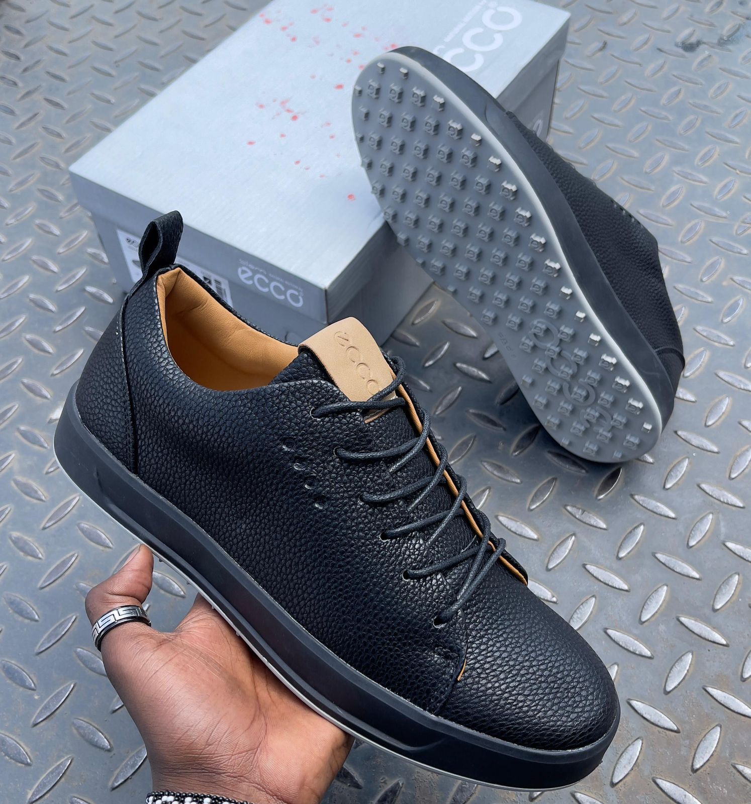 ECCO Men's Casual Leather Sneakers