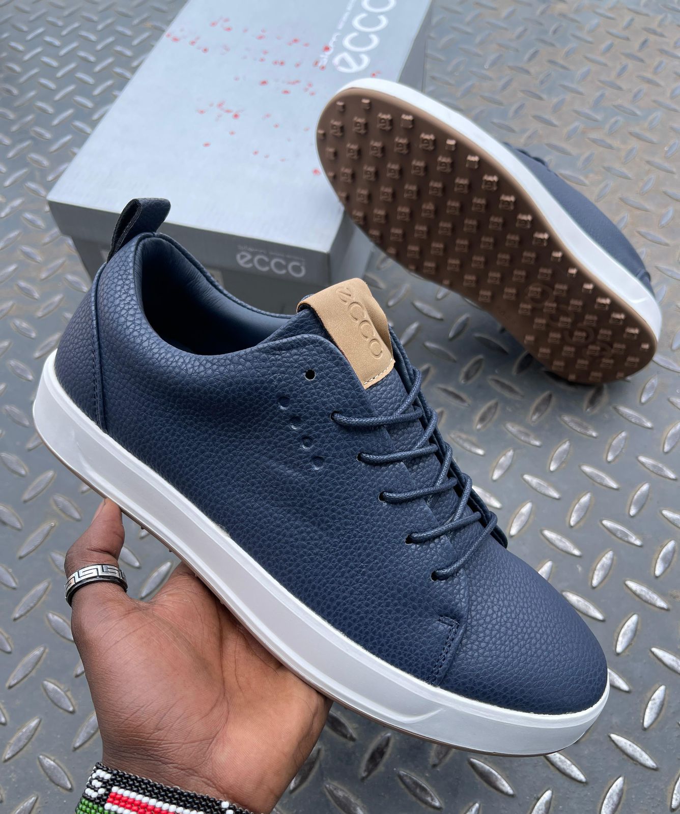 ECCO Men's Casual Leather Sneakers