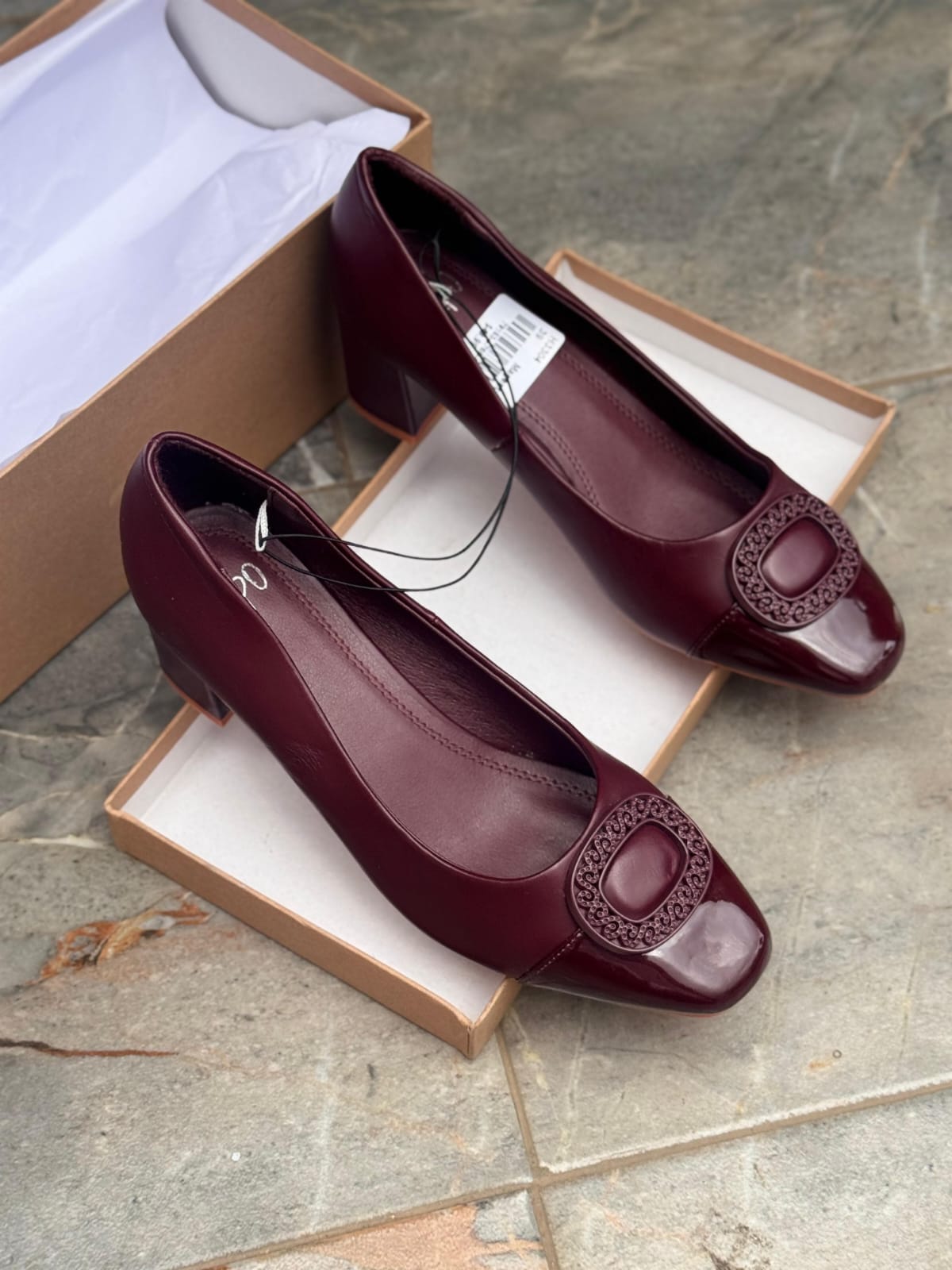 IMPO Leather Wet-Look Round-Toe Chunky Block Heels