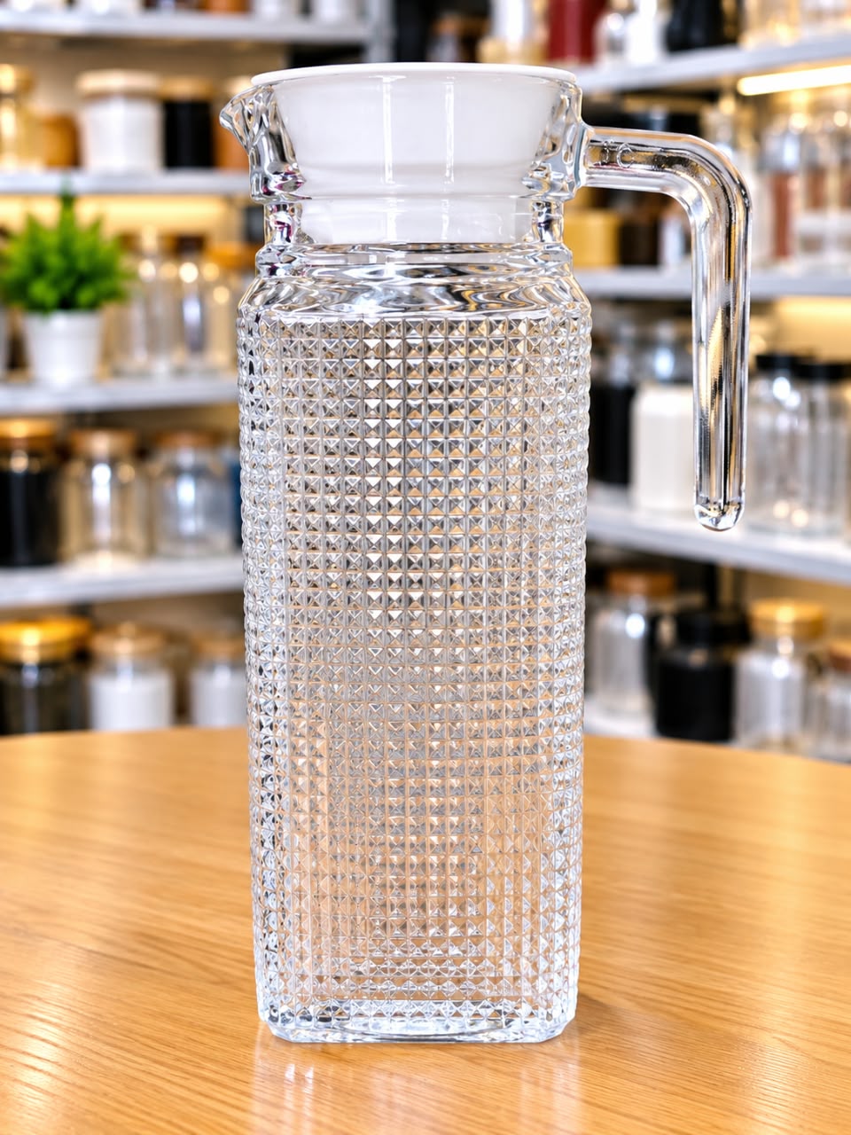 1L DIAMOND-TEXTURED GLASS PITCHER WITH WHITE LID