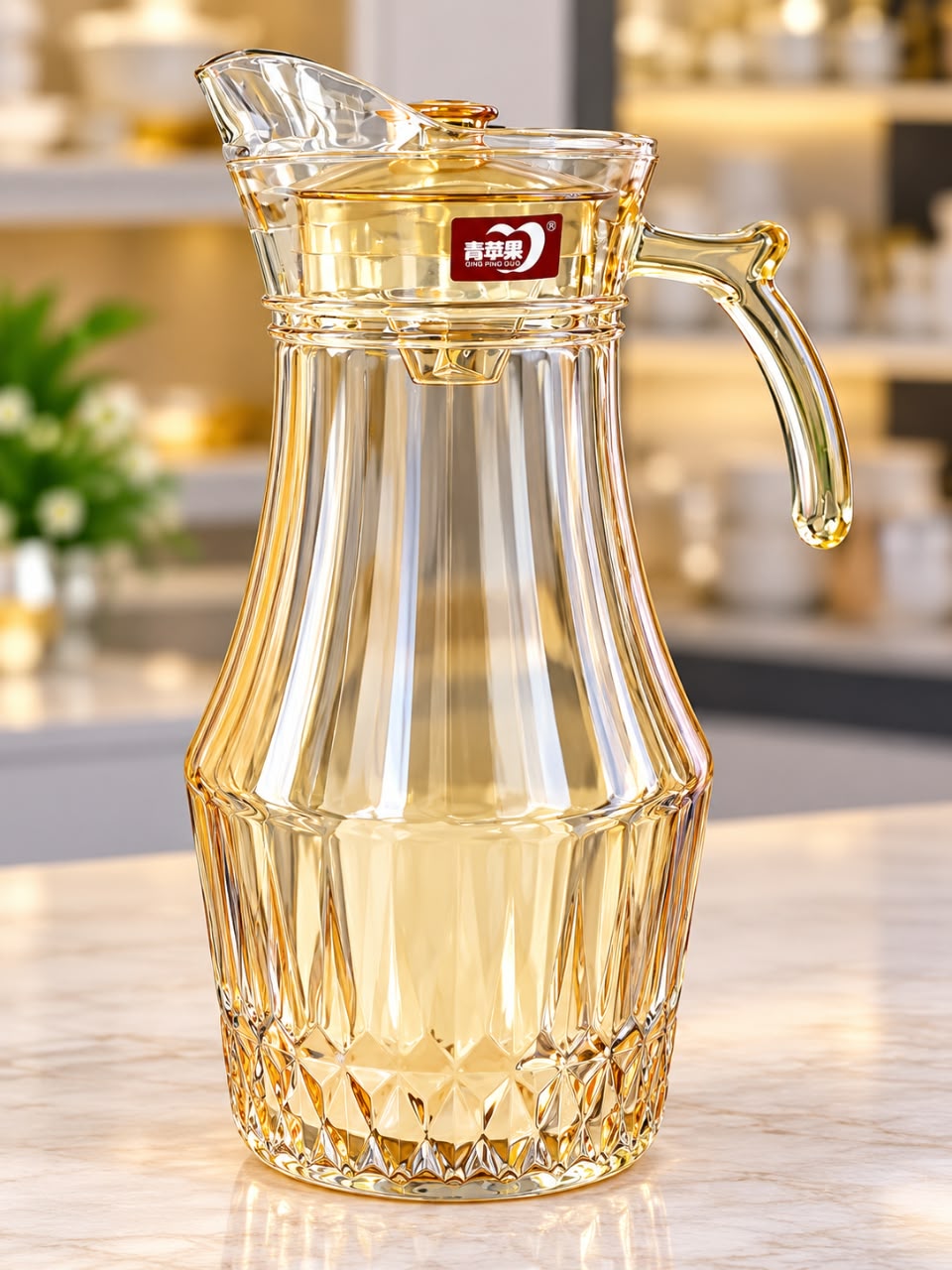 ✨ GOLDEN FINISH FACETED GLASS PITCHER (1.6L)