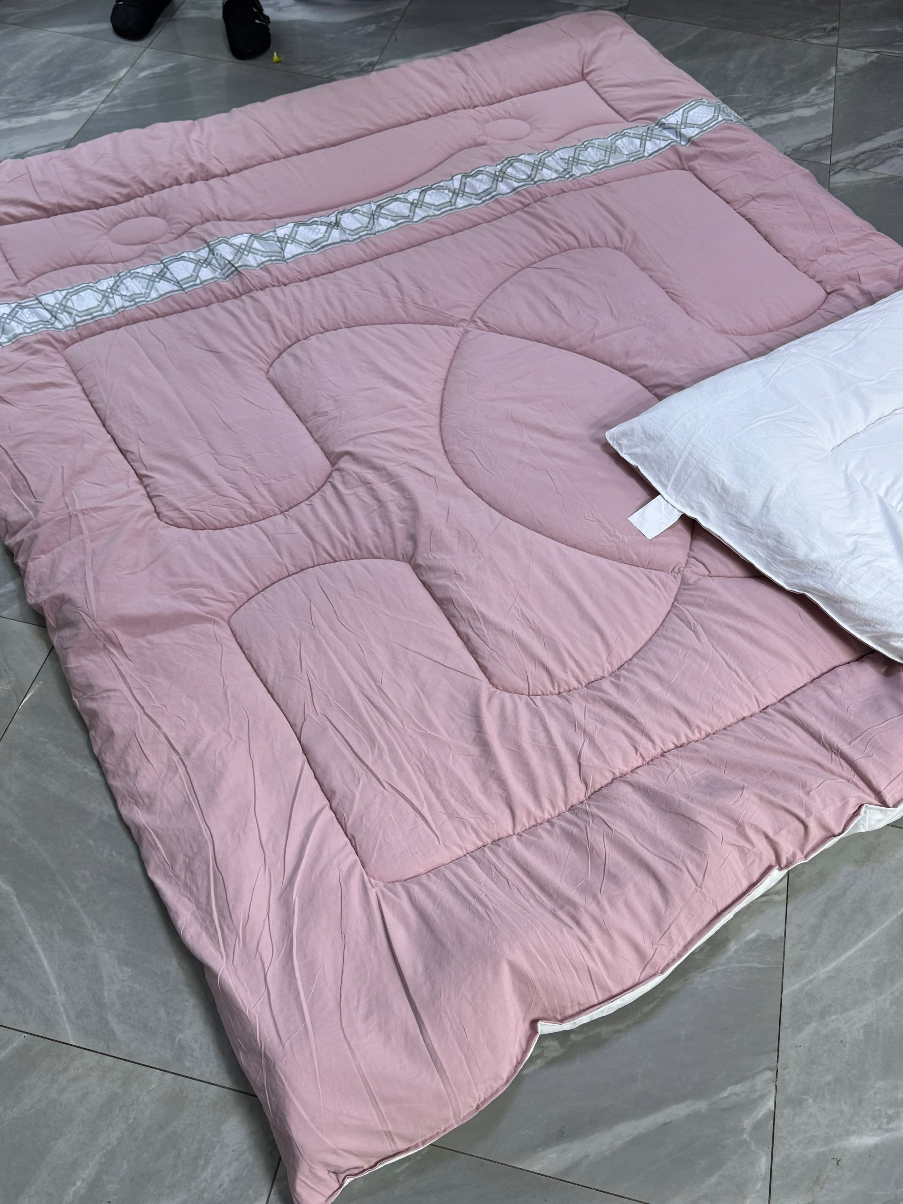 Fancy duvet with elegant lace trim edges