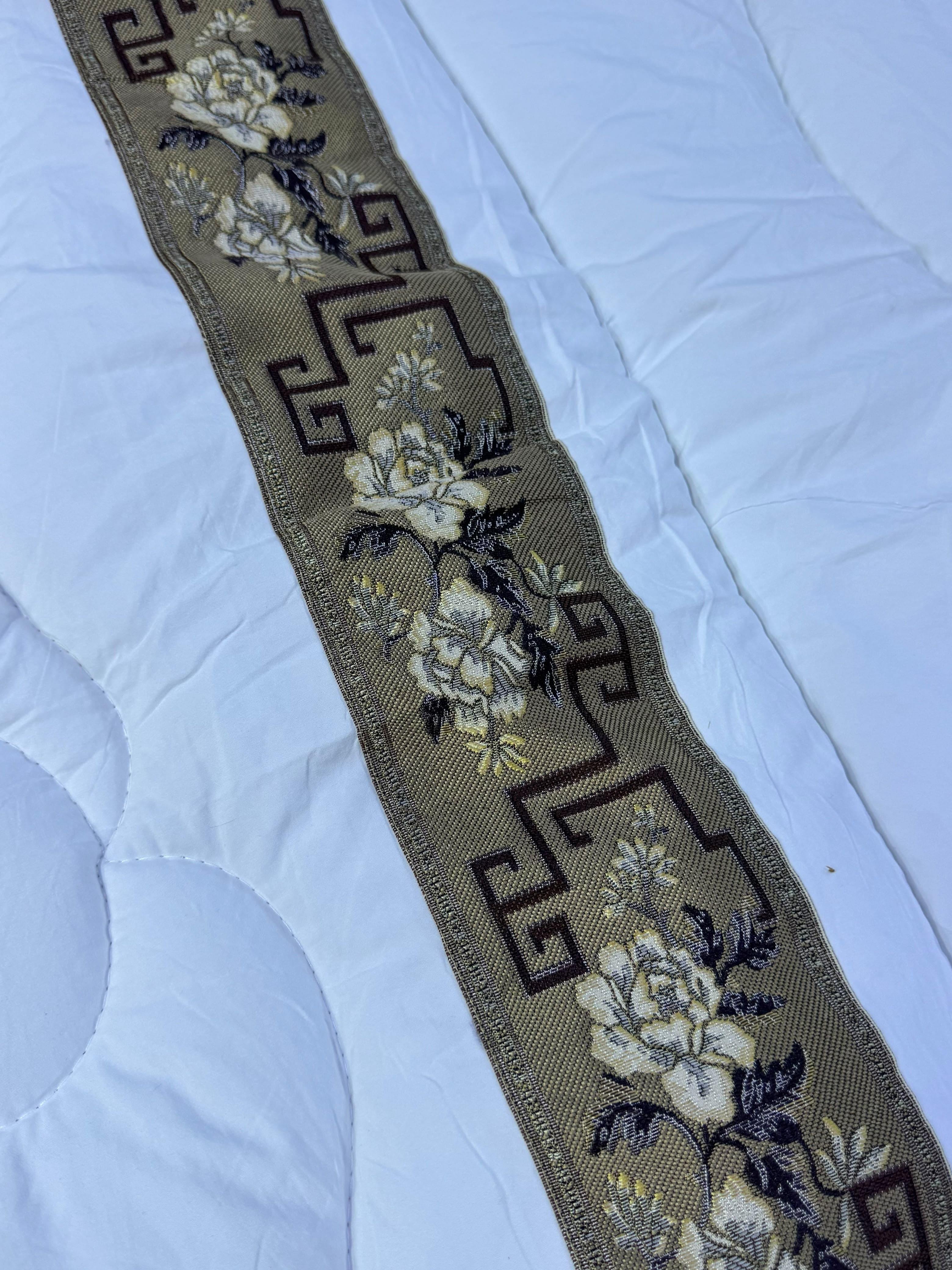 Fancy duvet with elegant lace trim edges