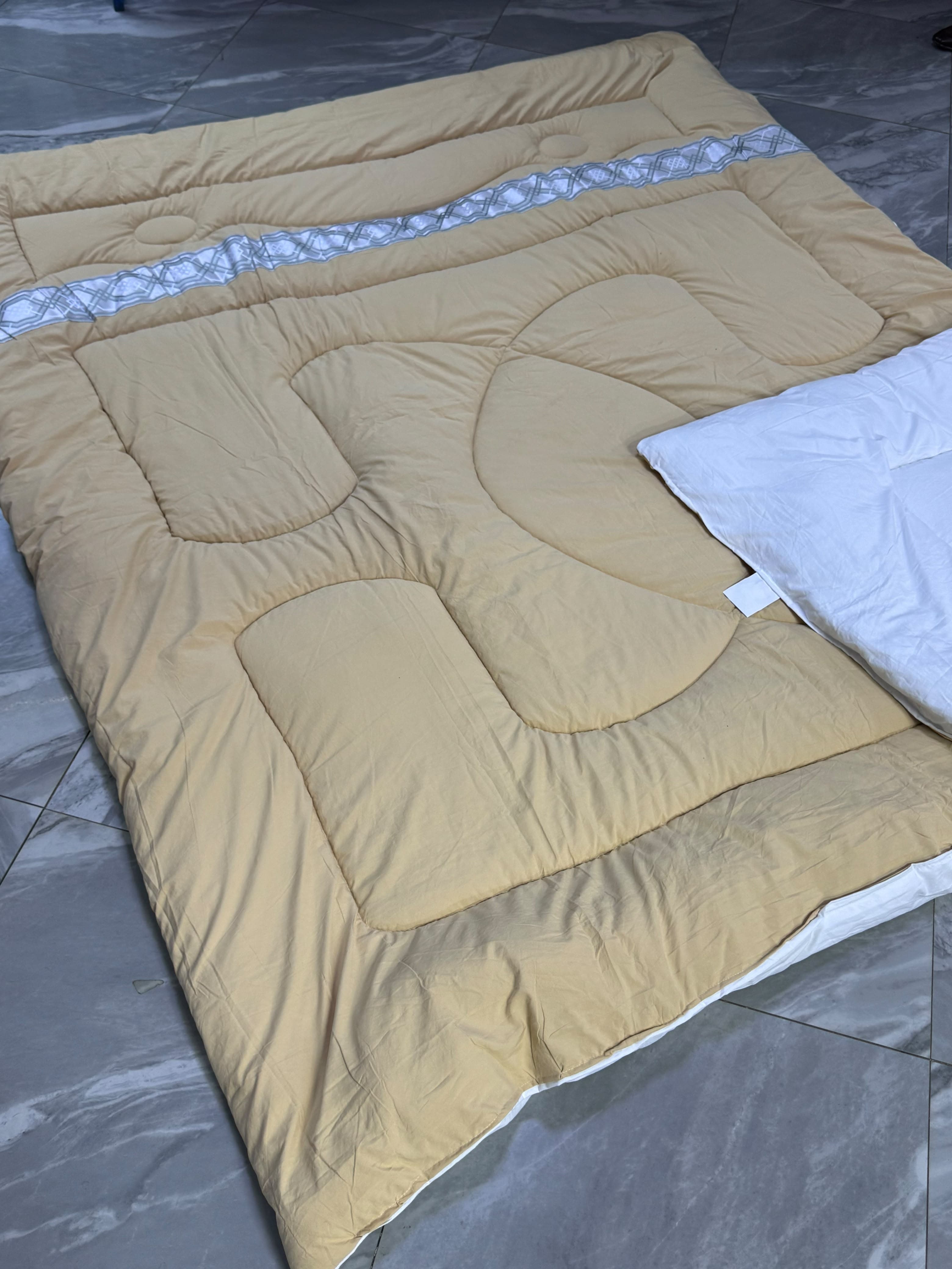 Fancy duvet with elegant lace trim edges