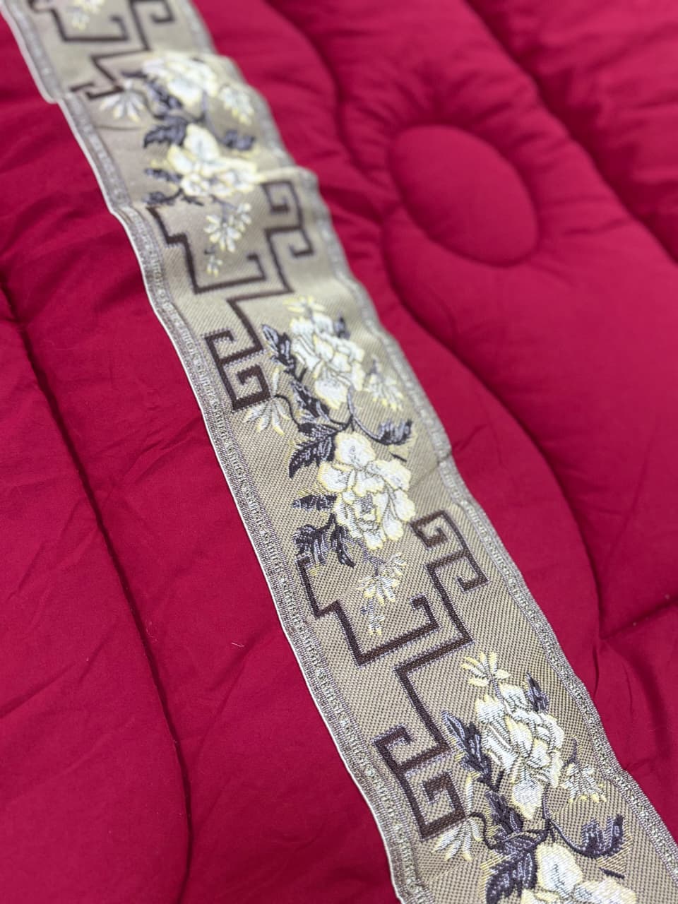 Fancy duvet with elegant lace trim edges